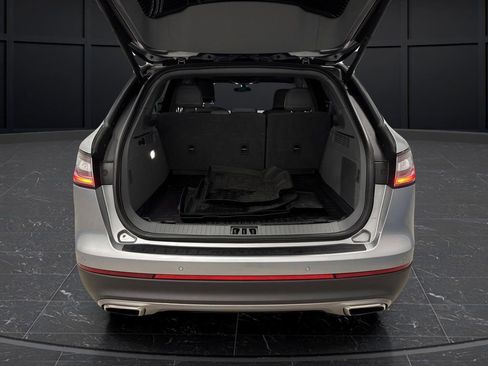 Used 2022 Lincoln Nautilus Reserve image 16