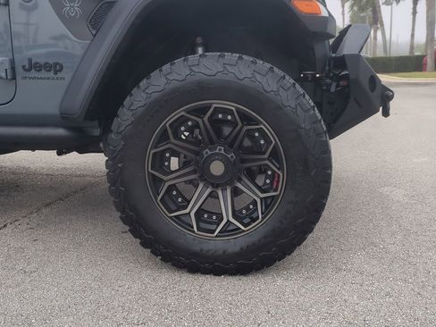 Certified 2024 Jeep Wrangler Willys image 10