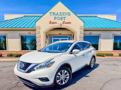 Used 2018 Nissan Murano S image 2