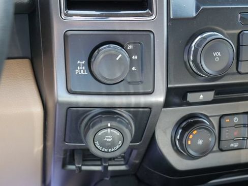 Used 2017 Ford F150 XLT w/ Equipment Group 302A Luxury AWD/4WD image 21