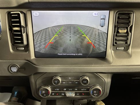 Used 2025 Ford Bronco Badlands image 23