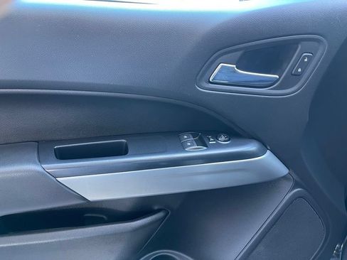 Used 2022 Chevrolet Colorado LT w/ Fleet Safety Package RWD image 8