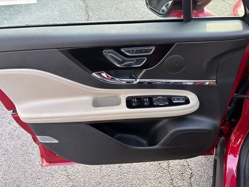 New 2026 Lincoln Corsair Premiere image 11