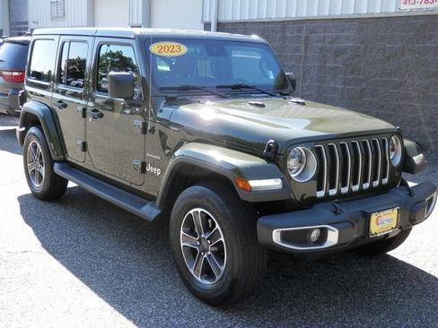 Used 2023 Jeep Wrangler Unlimited Sahara w/ LED Lighting Group AWD/4WD image 2