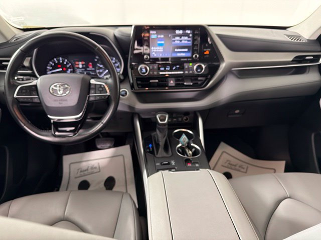 Used 2020 Toyota Highlander XLE AWD/4WD image 21