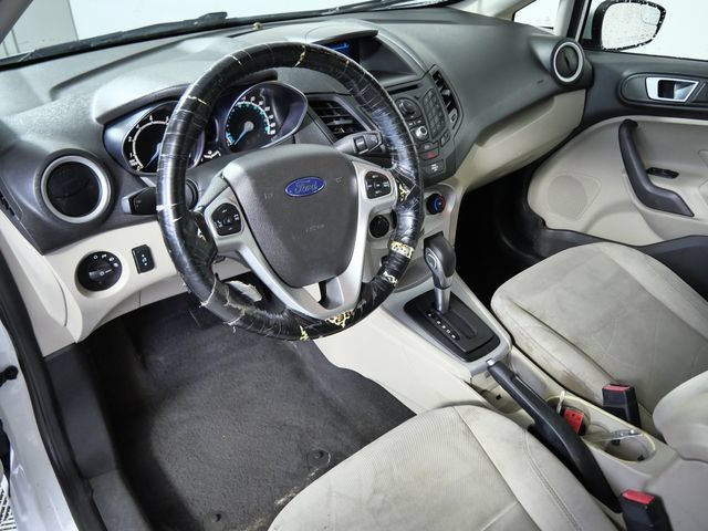 Used 2014 Ford Fiesta SE FWD image 3