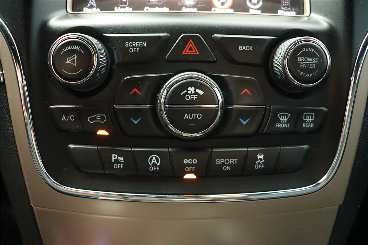 Used 2017 Jeep Grand Cherokee Overland RWD image 32