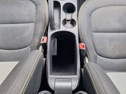 Used 2016 Kia Soul + FWD image 32