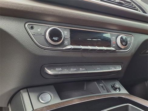 Used 2024 Audi Q5 2.0T Premium w/ Convenience Package image 14