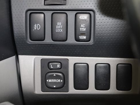 Used 2008 Toyota Tacoma PreRunner image 25