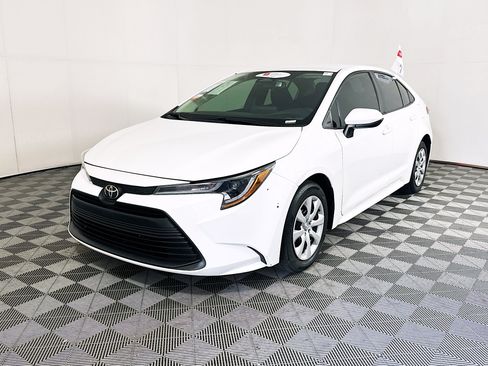 Certified 2024 Toyota Corolla LE FWD image 7