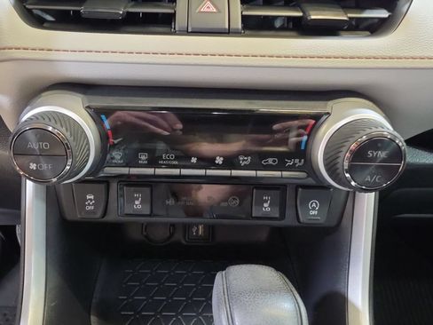 Used 2025 Toyota RAV4 XLE w/ Convenience Package AWD/4WD image 18