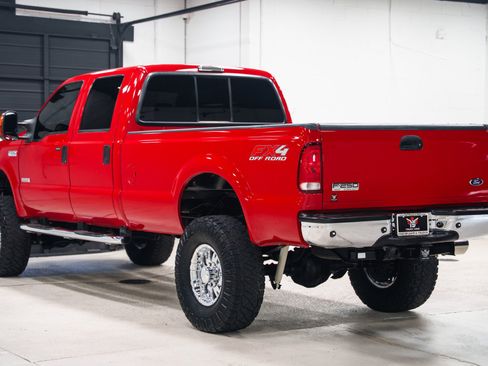 Used 2006 Ford F250 XL AWD/4WD image 2