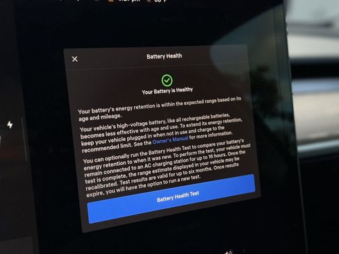 Used 2022 Tesla Model Y Performance AWD/4WD image 18