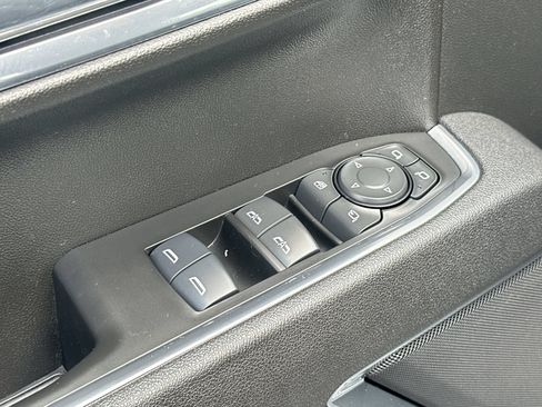 Used 2025 GMC Sierra 1500 SLT AWD/4WD image 15