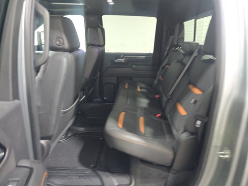 Used 2024 GMC Sierra 2500 AT4 w/ AT4 Preferred Package AWD/4WD image 10