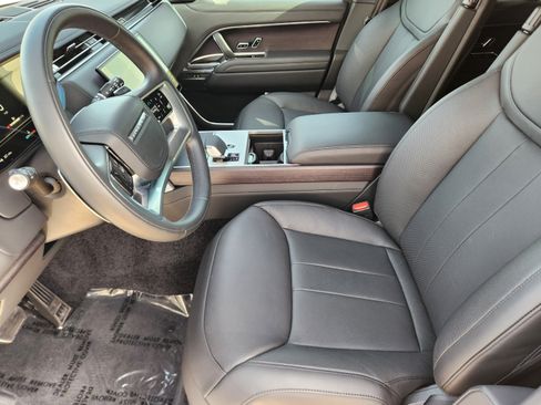 Certified 2025 Land Rover Range Rover SE AWD/4WD image 8