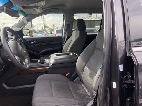 Used 2017 Chevrolet Suburban LS w/ Max Trailering Package RWD image 12