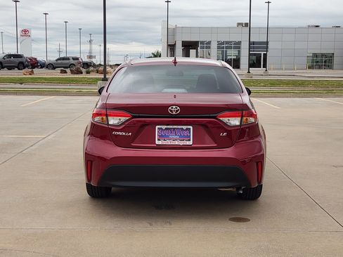 Used 2025 Toyota Corolla LE FWD image 8