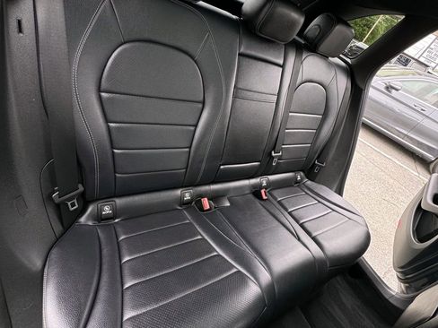 Used 2019 Mercedes-Benz GLC 300 4MATIC image 25