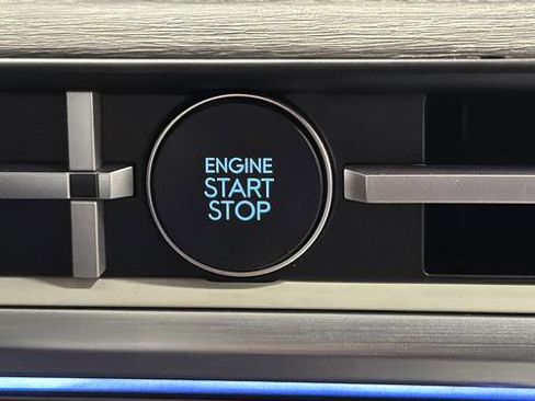 Used 2025 Hyundai Santa Fe Limited image 38