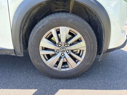 Used 2024 Nissan Pathfinder SV AWD/4WD image 7