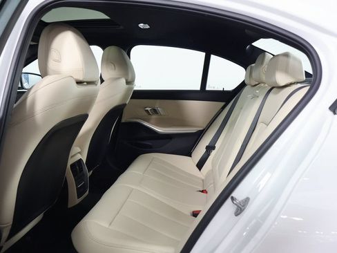 Used 2026 BMW 330i Sedan w/ Premium Package RWD image 11