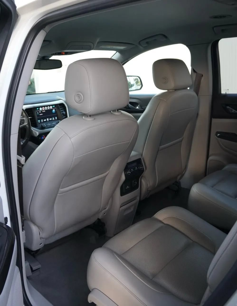 Used 2019 GMC Acadia SLT FWD image 14
