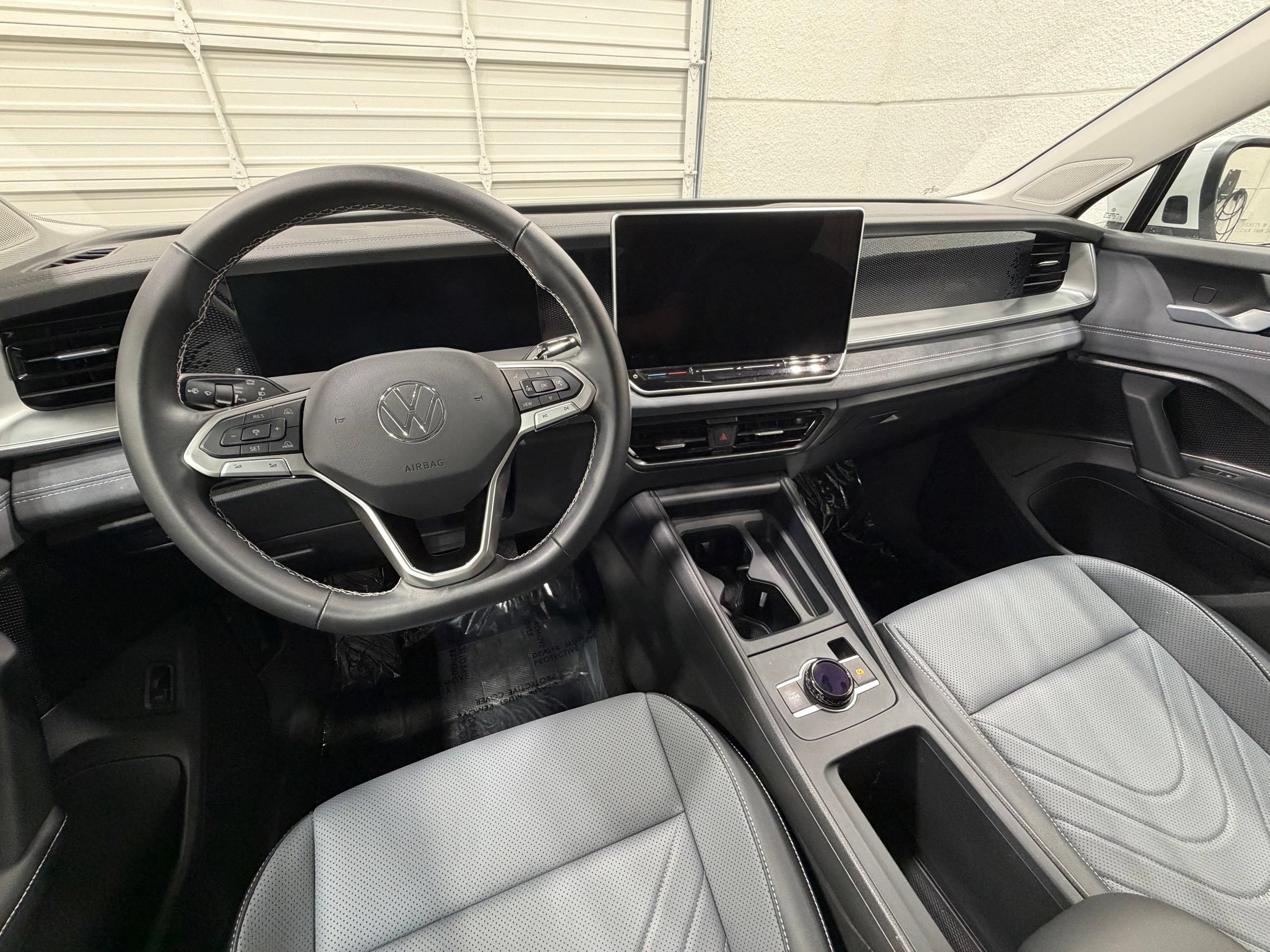 Used 2026 Volkswagen Tiguan SE AWD/4WD image 38