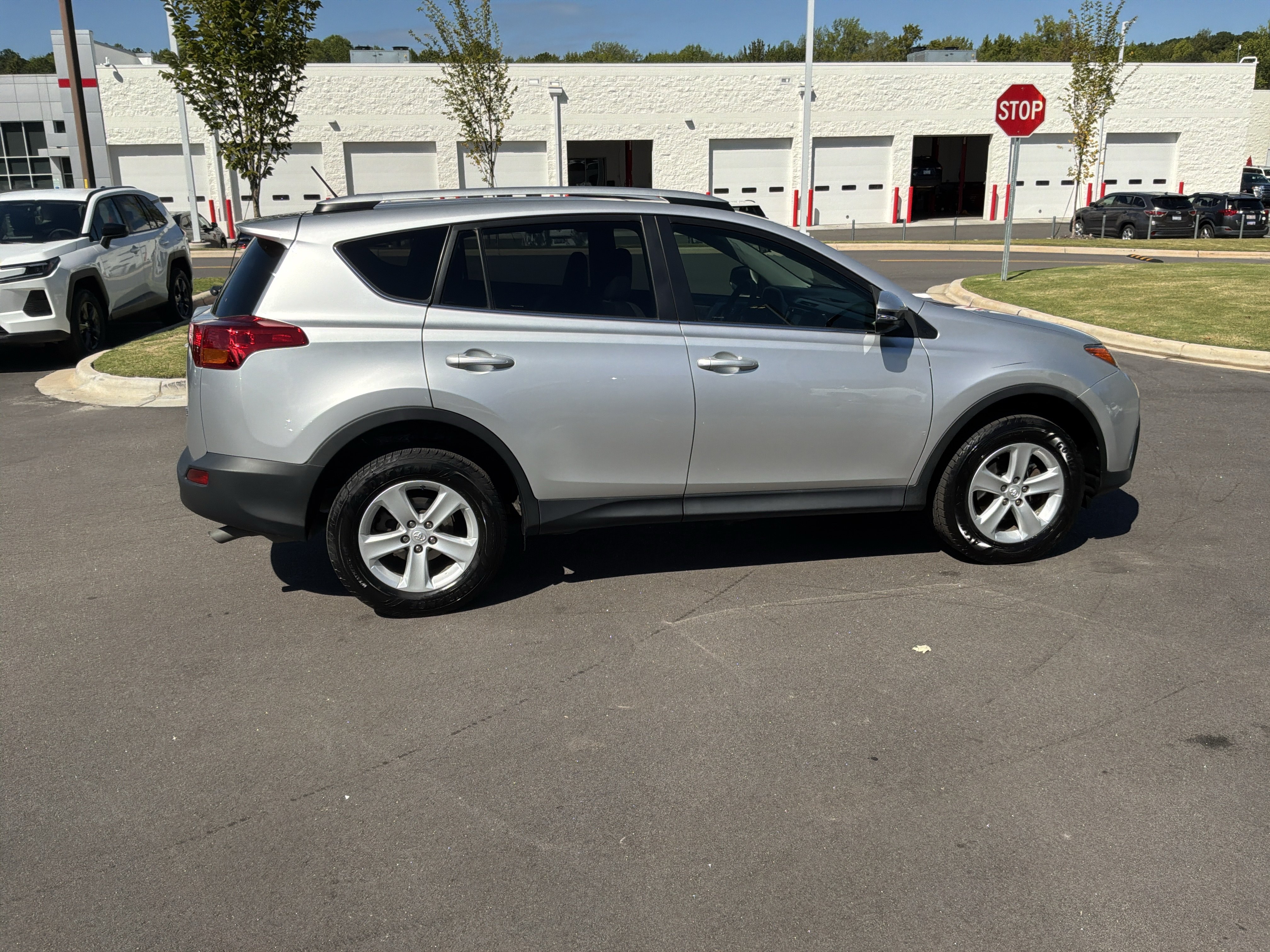 Used 2014 Toyota RAV4 XLE FWD image 11