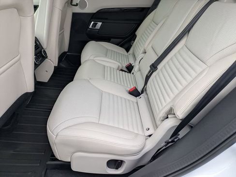 New 2026 Land Rover Discovery S image 15