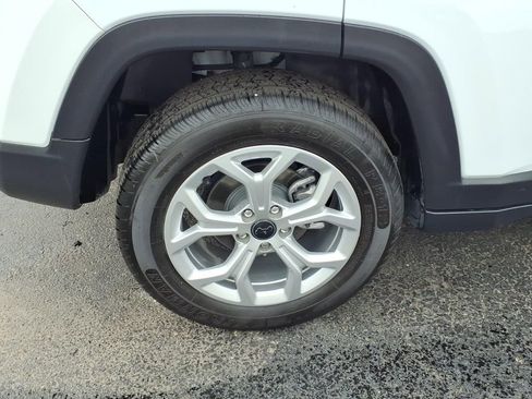 Used 2025 Jeep Compass Latitude AWD/4WD image 25
