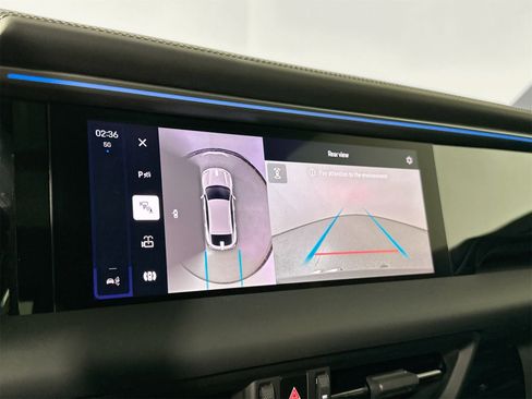 Certified 2025 Porsche Macan Electric image 22