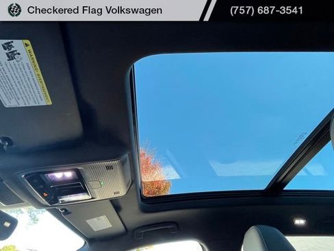 New 2026 Volkswagen Tiguan SE R-Line image 19