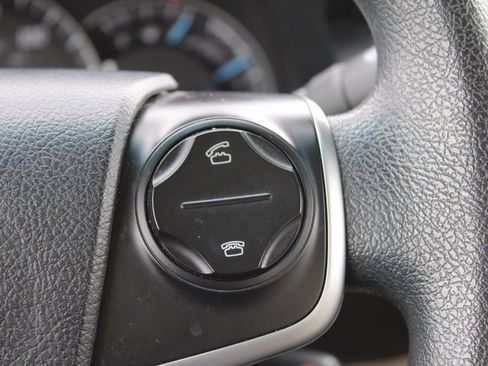 Used 2012 Toyota Camry LE image 29