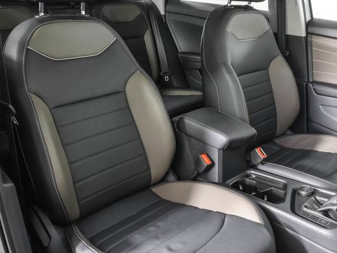 Certified 2024 Volkswagen Taos SEL image 47