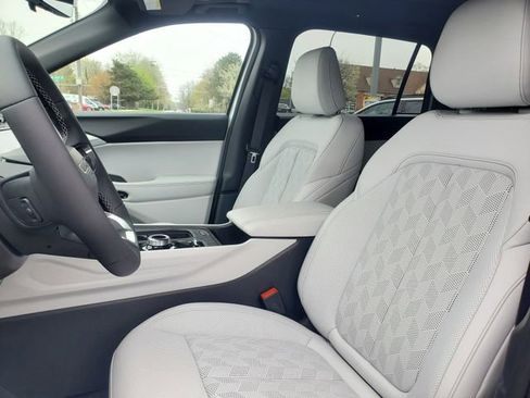 New 2026 Jeep Cherokee Overland image 10