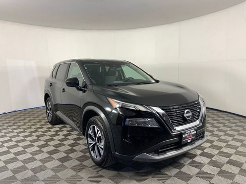 Used 2023 Nissan Rogue SV image 1