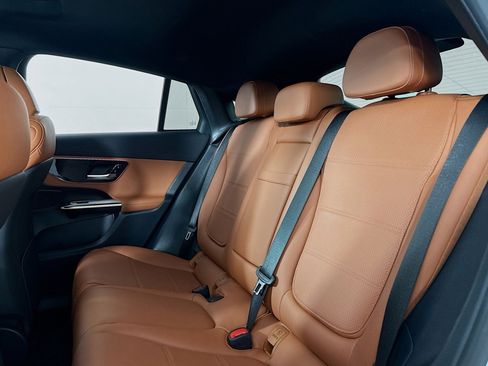 Certified 2025 Mercedes-Benz GLC 300 4MATIC image 9