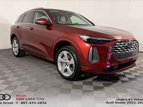 Used 2025 Audi Q5 Premium w/ Premium Plus AWD/4WD image 1