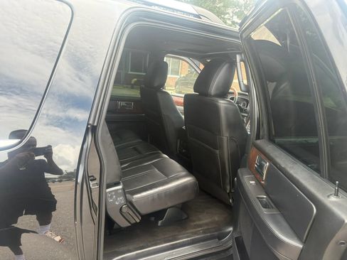 Used 2016 Lincoln Navigator L Select AWD/4WD image 16