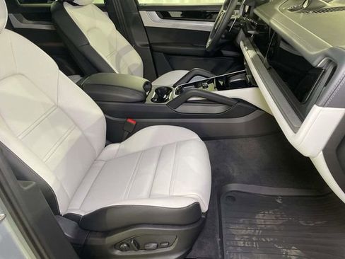 New 2026 Porsche Cayenne E-Hybrid Coupe image 23