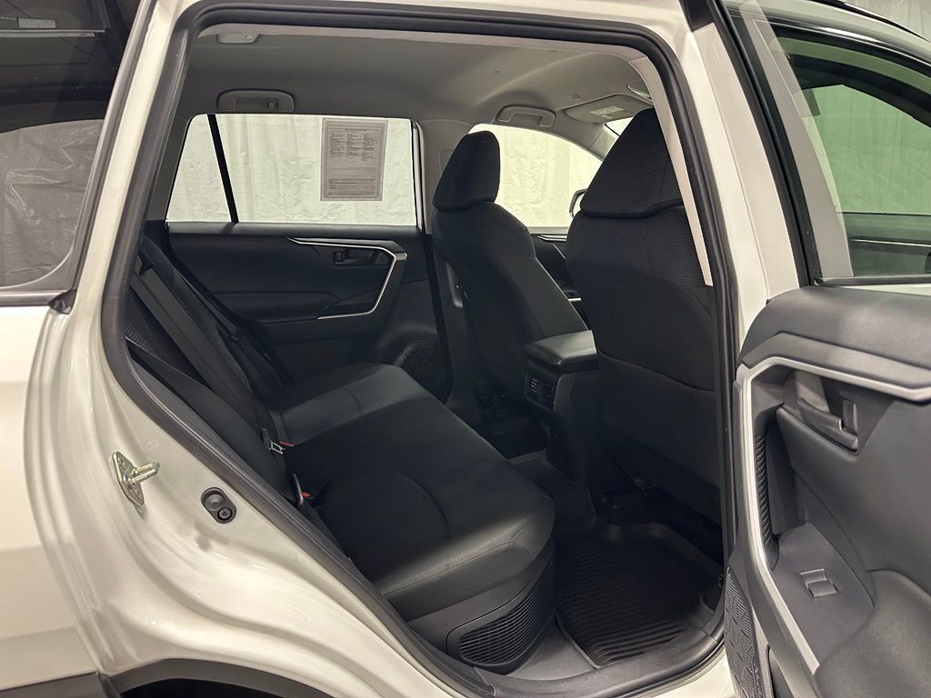 Used 2025 Toyota RAV4 LE AWD/4WD image 52