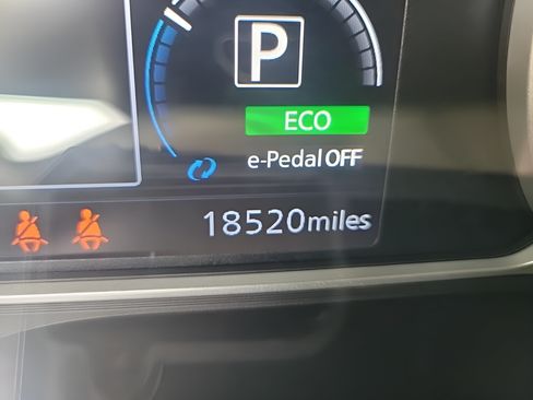 Used 2025 Nissan Leaf S FWD image 5