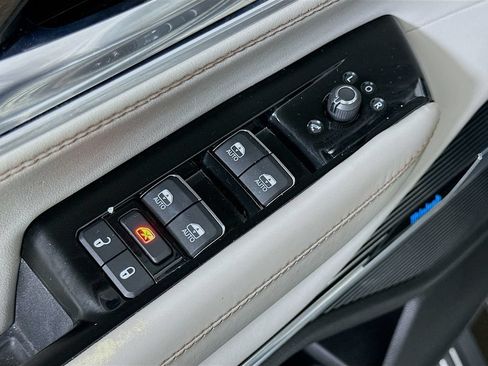 Used 2022 Jeep Grand Wagoneer Series I AWD/4WD image 21
