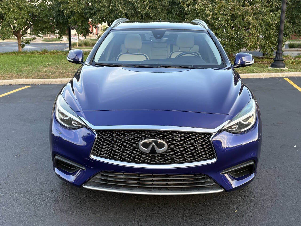 Used 2018 INFINITI QX30 FWD image 3
