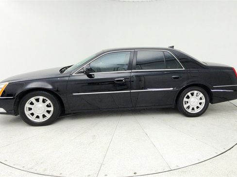 Used 2011 Cadillac DTS image 6
