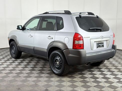 Used 2005 Hyundai Tucson LX FWD image 3
