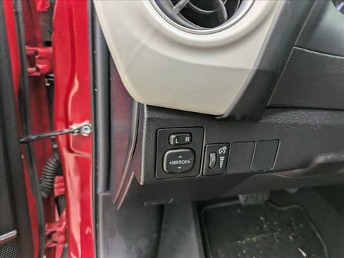 Used 2019 Toyota Corolla LE image 10