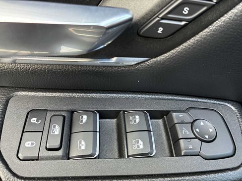 Used 2025 RAM 1500 Laramie AWD/4WD image 15